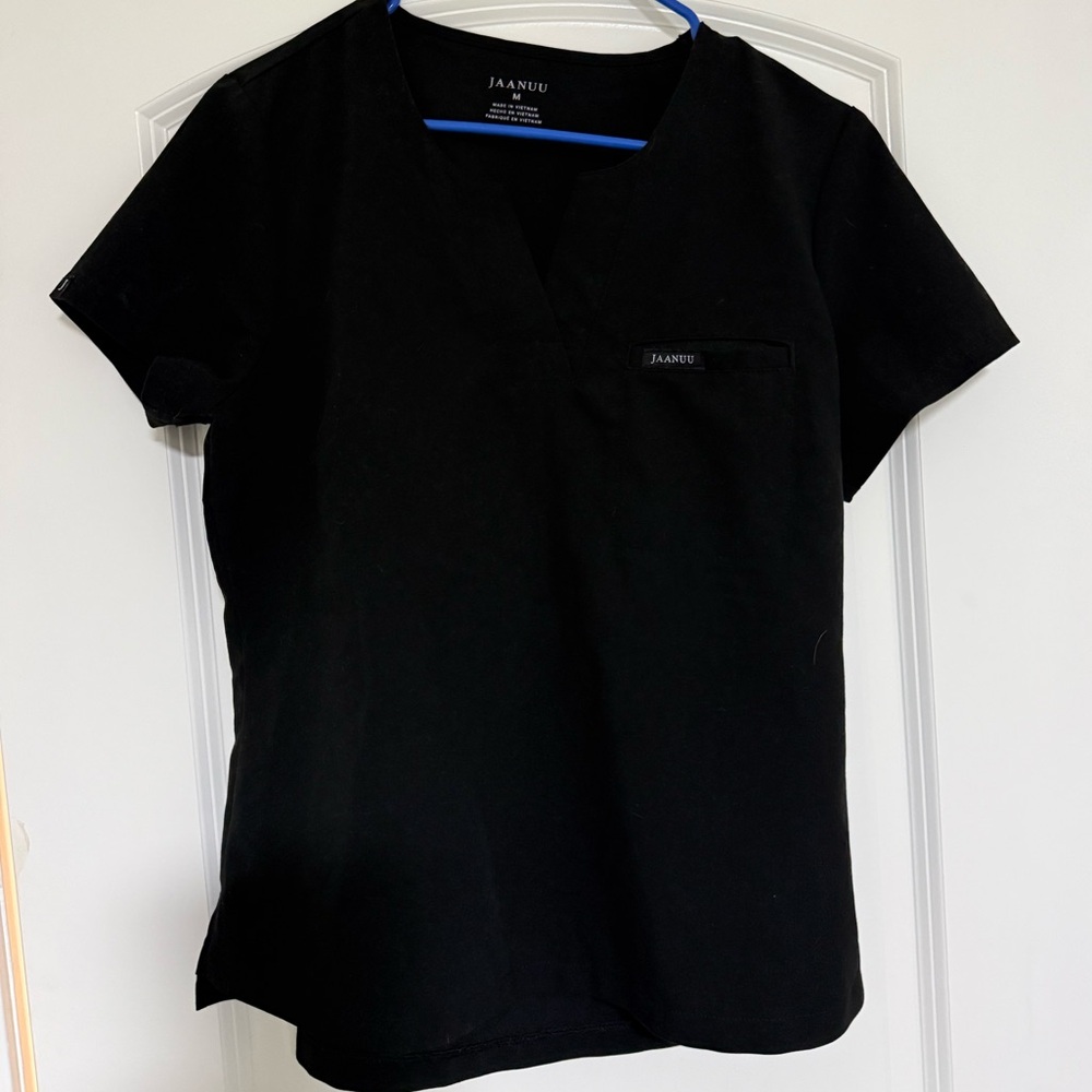Jaanuu Women’s Black V-Neck Scrub-Style Shirt